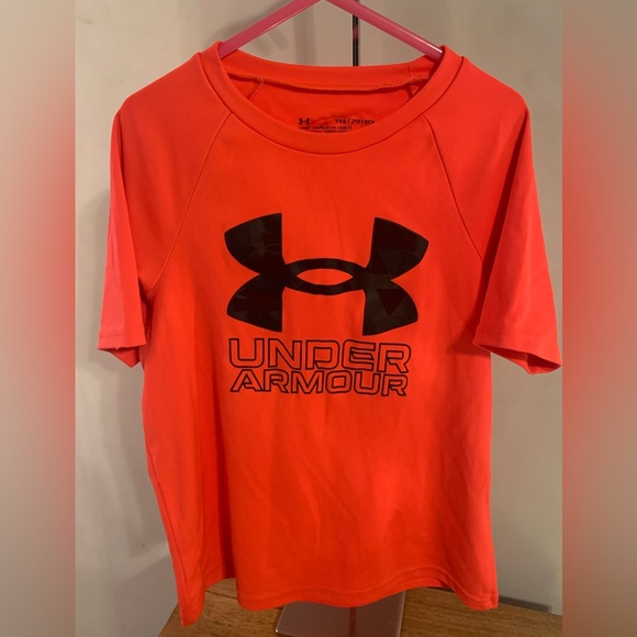Under Armour Other - Under Armour Boys Tech Hybrid Printed Fill Short-Sleeve T Shirt Loose F…